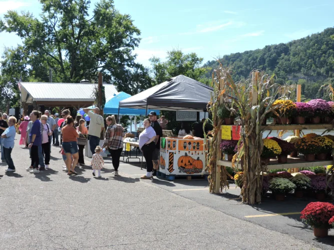 New Cumberland welcomes fall with annual River Fest